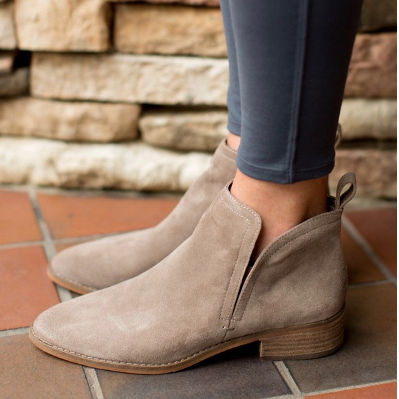 Dolce Vita Tessey Booties - Picture 5 of 14